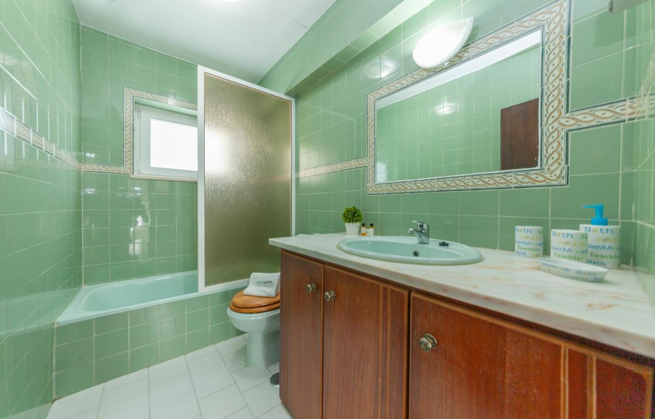 C06 - Water Tower Townhouse With Pool Holiday home *